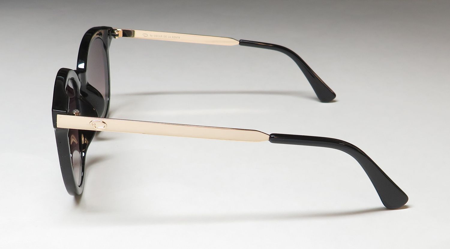 Oscar de la Renta Oscar 1289 Sunglasses