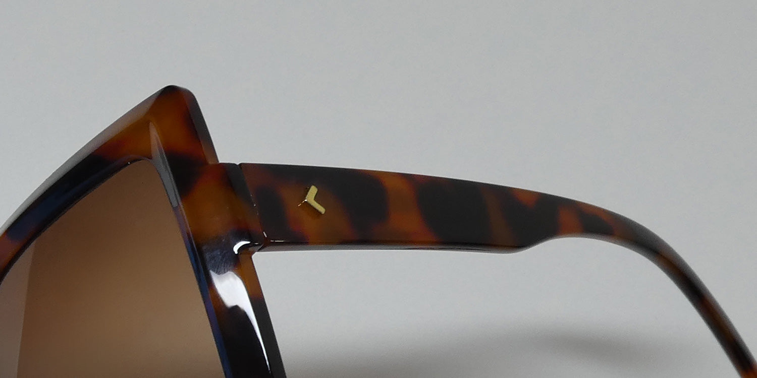Kendall + Kylie Kk5157 Casey Sunglasses
